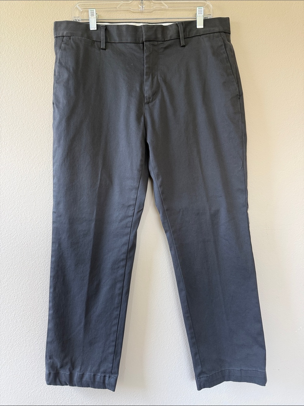Banana Republic Aiden Tailoring + Performance Chino Pants Mens 33 Charcoal Grey